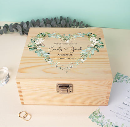 Luxury Wooden Wedding Keepsake Box Green - Personalised Green Heart Wedding Gift - Mr and Mrs  Couple Name Anniversary Gift, Bluebellinda