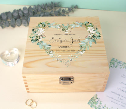 Luxury Wooden Wedding Keepsake Box Green - Personalised Green Heart Wedding Gift - Mr and Mrs  Couple Name Anniversary Gift, Bluebellinda