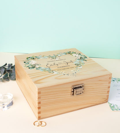 Luxury Wooden Wedding Keepsake Box Green - Personalised Green Heart Wedding Gift - Mr and Mrs  Couple Name Anniversary Gift, Bluebellinda