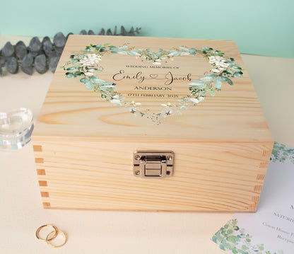 Luxury Wooden Wedding Keepsake Box Green - Personalised Green Heart Wedding Gift - Mr and Mrs  Couple Name Anniversary Gift, Bluebellinda