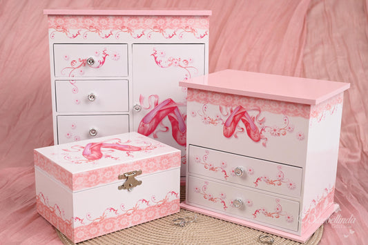 Mele and Co Ballet Shoes Girls Hand Finished Musical Jewellery Boxes Various Styles
